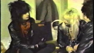 Nikki & Vince Shout "at" the Devil, not shout "with" (Motley Crue) Jan 84 TV clip