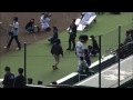 阪神タイガース ファン感謝デー2010 肩を揉むトラッキー