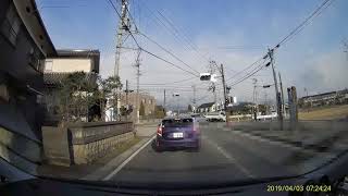 道交法で道路外です。歩道乗り上げは❌　安曇野市　穂高東中学校南　県道308号線