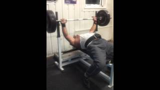 Sean hayes easy 170kg raw bench press x 10