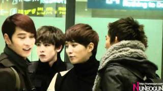 [FANCAM] 101217 sbs gayo dae jun filming - Junho focus (2)