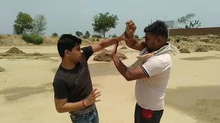 Dharmendra fights with Shatrughan Sinha | Hum Se Na Takrana | Action Scene Lovekush rock