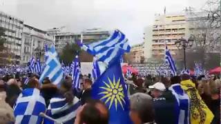 Ο Πέτρος Γαϊτάνος τραγουδάει τον Εθνικό Ύμνο στο συλλαλητήριο κατά της συμφωνίας των Πρεσπών