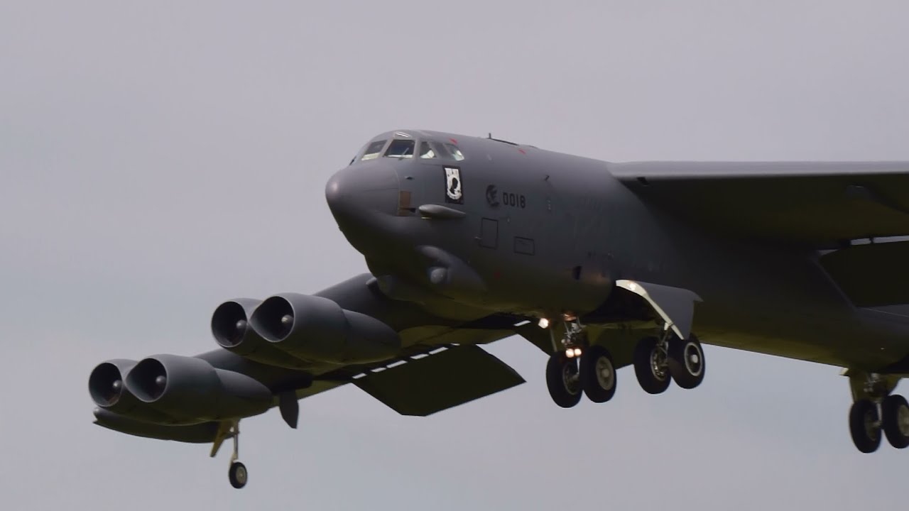 B-52H Stratofortress At RAF Fairford 14th June 2015 - YouTube