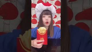 【衝撃】マックのポテトの中からやばい物がでてきた