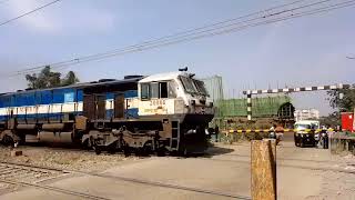 Talgo hauler Hauling palace Queen Humsafar Express 💫 19667 / 68 | PALACE QUEEN | UDAIPUR MYSURU !