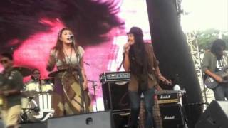 Salam - Alamak Ditanah Kita Live RTW 2011