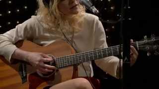 Jessica Pratt - Moon Dude (Live on KEXP)