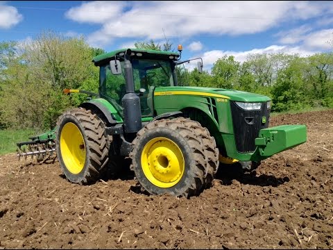 How to Operate a Tractor - John Deere 8235R How to Operate a Tractor - John Deere 8235R