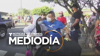 Decenas de inmigrantes regresan a El Salvador por las fiestas | Noticias Telemundo