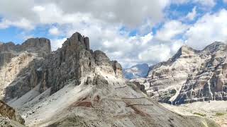 Trekking tra le cime delle Dolomiti