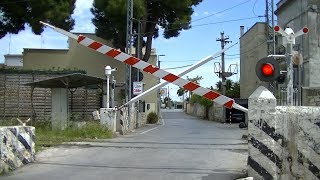 Spoorwegovergang Bari-Ceglie-Carbonara (I) // Railroad crossing // Passaggio a livello