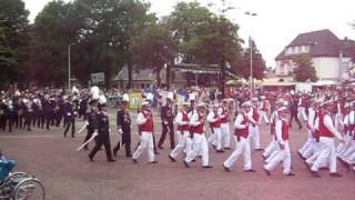 Gemeenteplein Didam: afmars Schutterij St. Antonius Nieuw-Dijk