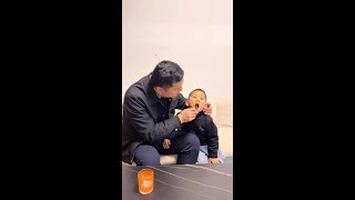 这爸爸说话不算数。#人类幼崽 #父子日常 #坑娃的爹