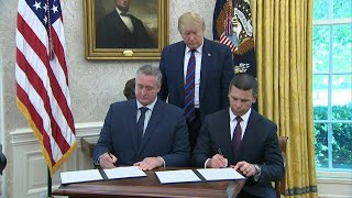 Guatemala firma controvertido acuerdo migratorio con EEUU tras amenazas de Trump | AFP