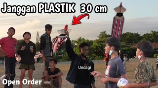 LAYANGAN JANGGAN MINI SIZE MENGUDARA \u0026 TERKECIL DI DUNIA || PANTAI MERTASARI 2021