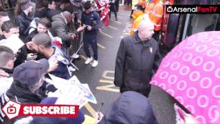 Theo Walcott Takes Selfies With The Fans |  Bournemouth 0 Arsenal 2