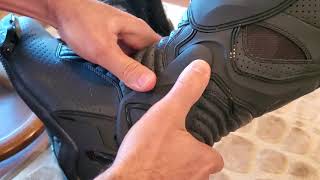 Review Alpinestars SMX-6 V2 Vented motorcycle boots.