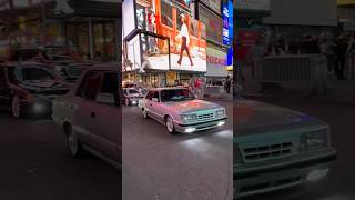 Opalão e Omega CD na Times Square em NY #opalaemaverick #opala #chevrolet #omegacd #timessquare #6cc