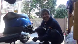 バイク屋の日常。TODAYのフロントタイヤ、エアフィルター、ドライブベルト、プラグ交換にお付き合いいただく動画です。