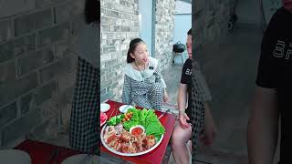 Giò Heo Hầm Thảo Mộc Chấm Đậu Tương Hàn Quốc. Lần Đầu Thấy Hoa Cải Xà Lách [Chaewon Family]