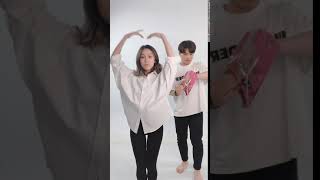 [#TikTok]沙雕版 戀愛舞-王七七\u0026梨子 - 谈恋爱[娃娃Selina feat.翔翔Eric]