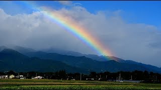 秋の安曇野に虹のプリズム・4K撮影