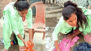 देखिए दोस्तों आज थोड़ी धूप निकली तो मैंने अपने सारे कपड़े धोए Laxmi Official Cooking