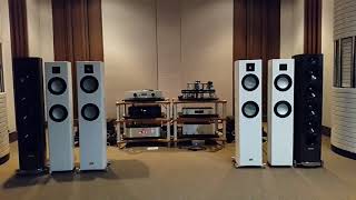 “Gauder Akustik” Arcona 80 driven by Simaudio Moon 700i