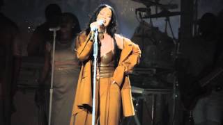 Rihanna - Love on the Brain (Live at Barclays Center) 3/30/16