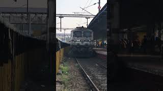 Mangala Lakshadweep Express 🚊 Kozhikode Railway Station #keralatrain #train