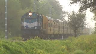 [IRFCA] Fast \u0026 Furious ABR Alco WDM3A with Kota-Hisar Express Special heading toward Sikar Junction