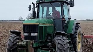 Excellent performance with the John Deere 7700 tractor Heavy duty plow | John Deere 7800