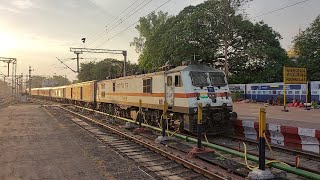 12152 Shalimar - LTT Samarsata Superfast Express arrives Rourkela