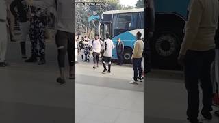 Sanju and Hardik hug Eden Gardens ground staff member as they arrive for #indvseng 1st T20 match