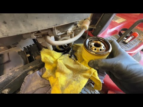 Changing The Oil On A Riding Lawnmower - Briggs & Stratton Engine ...