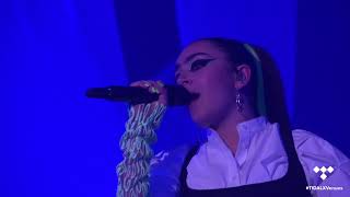 Charli XCX - claws (Live)