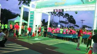 夢時代Puma螢光夜跑5km組進場 2015-05-09 Tai泰