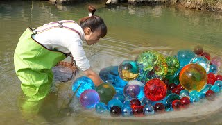 🔮💎Girl's Adventure in Discovering a Treasure Trove of Radiant Gems Inside a Giant River Clam