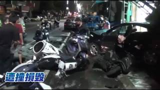 【動畫還原】深夜飆速追殺 街頭衝撞連毀13車 --蘋果日報20160517