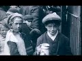 Queen Under Pressure (Official Video)