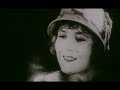 Queen Under Pressure (Official Video)