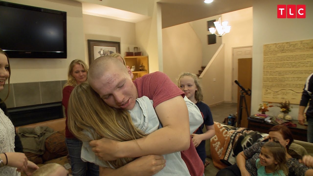 Garrison Brown Gets A Heartwarming Welcome Home | Sister Wives - YouTube