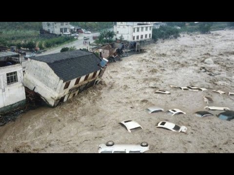 China flooding shocks the world! Hundreds of cars and buildings submerged in Henan