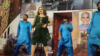 Rat da hanera we Supar Star zara khan hot mujra masti 💃