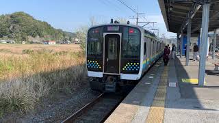 JR外房線御宿駅を入線.発車する列車。