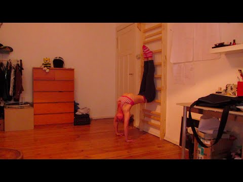 Stretching Tutorial: Shoulders and upper back Stretching Tutorial: Shoulders and upper back