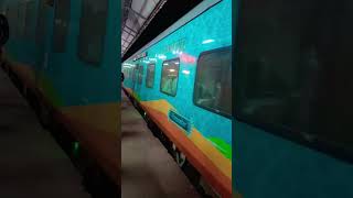 Nawada to New Delhi Train| Train Travelling|train on fire 🔥🔥🔥