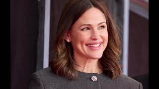 Jennifer Garner celebrates her \