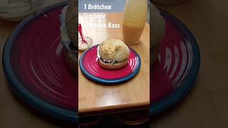 Schokokuss und Eierlikör im Brötchen #Rezept #shorts